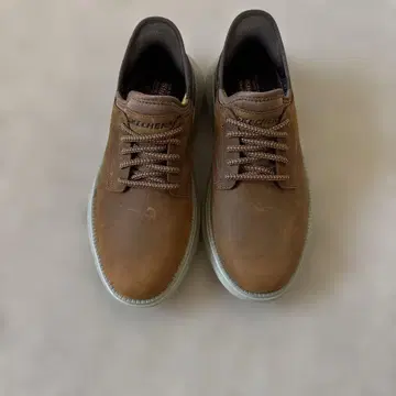 SKECHERS 브라운 가죽 스니커즈