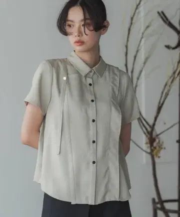 린넨 같은 숏 칼라 블라우스 - 워셔블 - 베이지