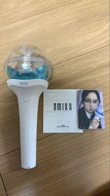 NMIXx 응원봉 화이트 포토 카드 포함 (상자 없음)