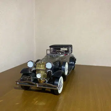 1934년식 클래식 자동차 모델
