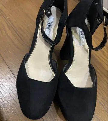 R&E 블랙 스트랩 하이힐