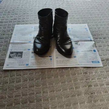 블랙 가죽 지퍼 부츠
