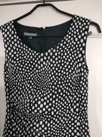 새상품급 LAURA ASHLEY 로라 애슐리 엘레강트 도트 무늬 원피스