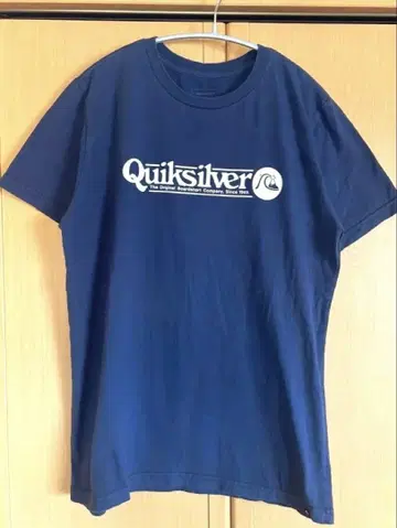 Quiksilver 네이비 티셔츠