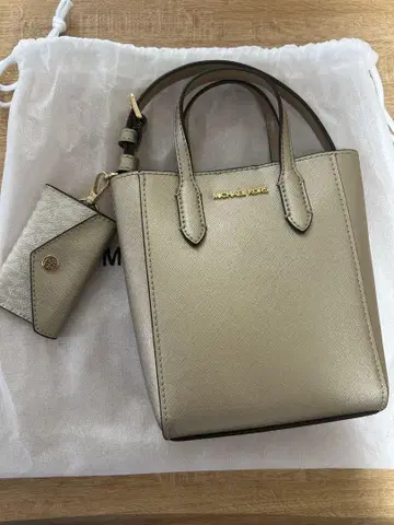 MICHAEL KORS 골드 토트백