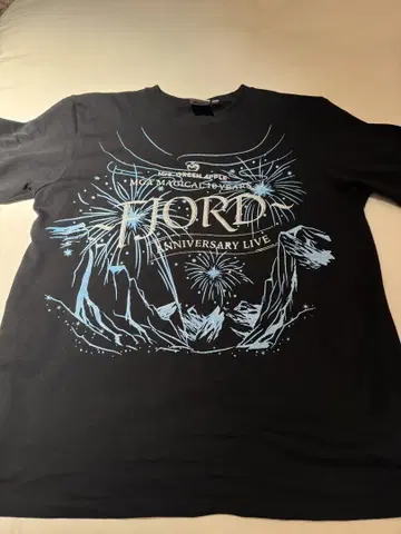 미세스 FJORD 글리터 로고 티셔츠 M