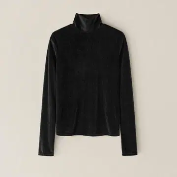 OHOTORO Velor Turtleneck Top