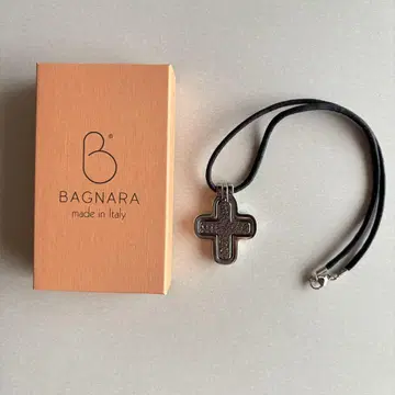BAGNARA 실버 크로스 목걸이