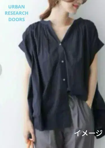 어반 리서치 도어스 코튼 보일 개더 블라우스 프렌치 슬리브 다크 네이비