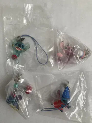 스티치 스트랩 포함 피규어 4개 세트