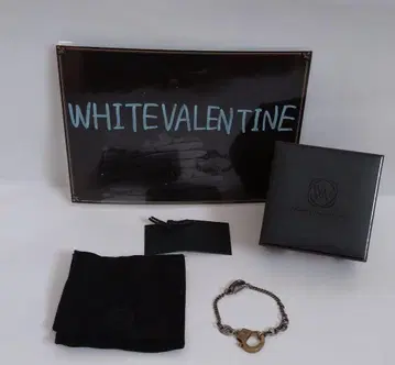 WHITE VALENTINE 수갑 디자인 팔찌