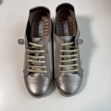 Fizz Reen 메탈릭 그레이 스니커즈