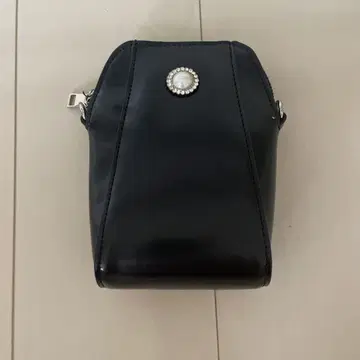 블랙 숄더백 펄 장식