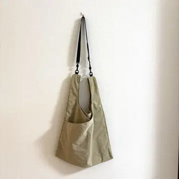 SLOW & CO 사선 백 미사용 새상품