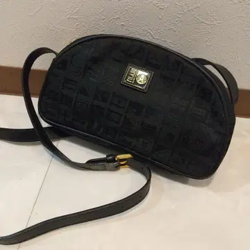 플리마켓 국기 숄더백 블랙