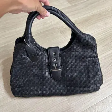 PONY LEATHER 블랙 뜨개질 가죽 핸드백
