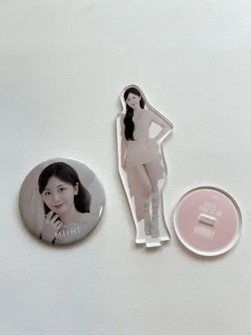 MIHI 캔뱃지 아크릴 스탠드 SWEETNONFICTIONniziu