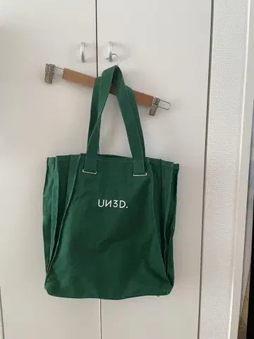 UN3D. 오리가미 플리츠 토트 그린