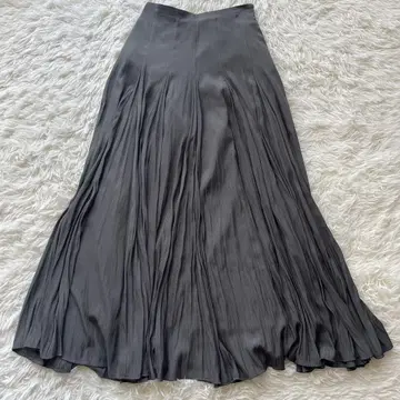 FRAY I.D 자카드 에어 플로우 새틴 스커트 ₩24,200