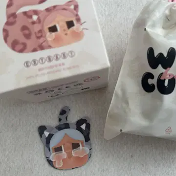 Crybaby wild but cutie popmart 크라이베이비