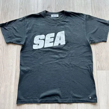 SEA & WIND 로고 티셔츠 블랙