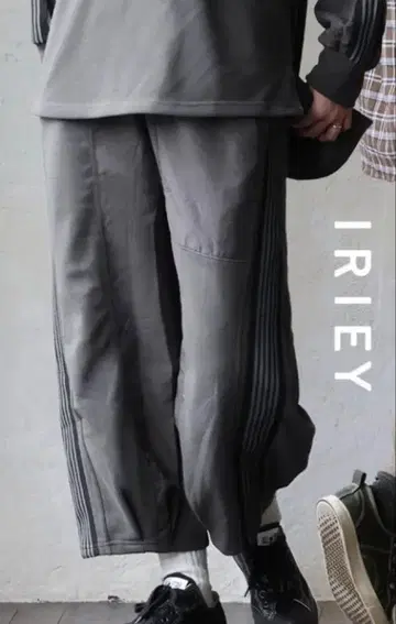 IRIEY 이()소재 사용 라인 테이프 트랙 팬츠