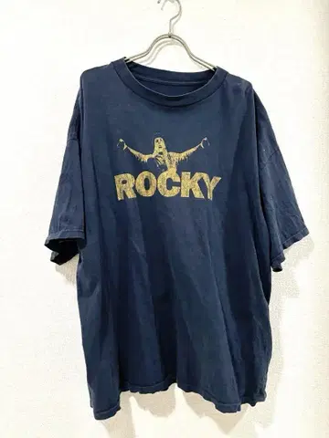 ROCKY 로고 프린트 티셔츠 네이비