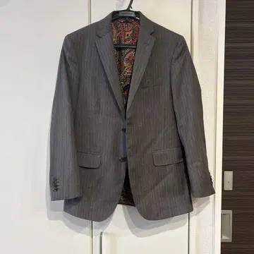 ETRO 스트라이프 수트