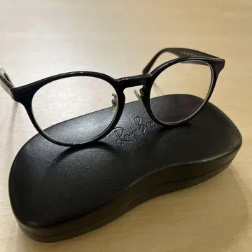 Ray-Ban 블랙 프레임 안경 케이스 포함