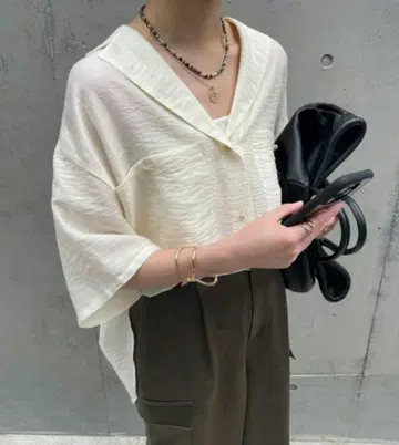 콜라주 개럴개런트 반팔 빈티지풍 오픈 카라 셔츠