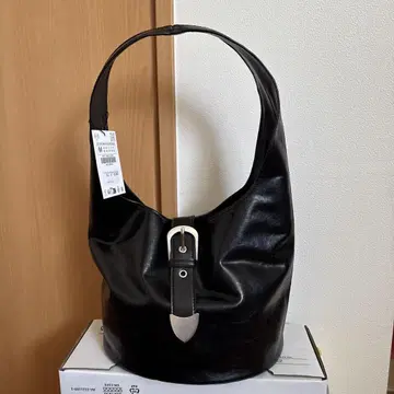 ZARA 버클 락 버킷 백