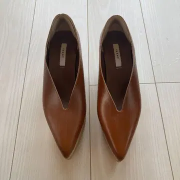 AMERI 브라운 가죽 웨지힐
