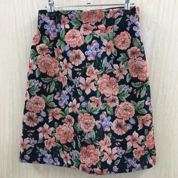 아푸와이저 리셰 두꺼운 원단 꽃무늬 스커트 F0728A06