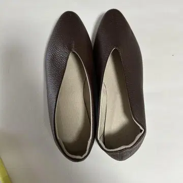 23.5cm 펌프스 천연 가죽 로우힐 에마 일본제 다크 브라운1
