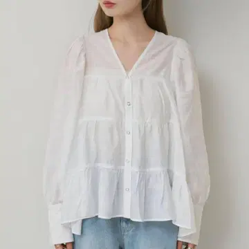 택 포함 새상품 Kastane [WEB 한정판] 티어드 블라우스 화이트