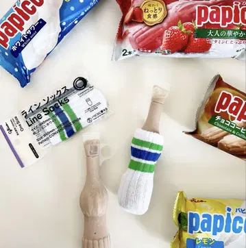 훼미리마트 한정판 파피코 스웨터 2개 세트