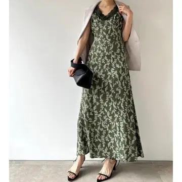 SNIDEL 스나이델 레이스 칼라 프린트 레이온 원피스
