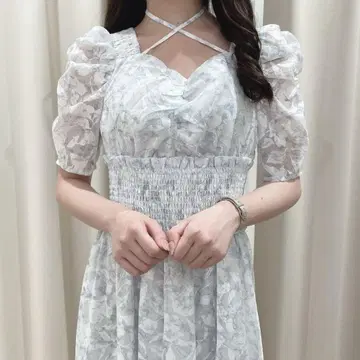 anmill 안미르 플라워 크로스 플레어 원피스
