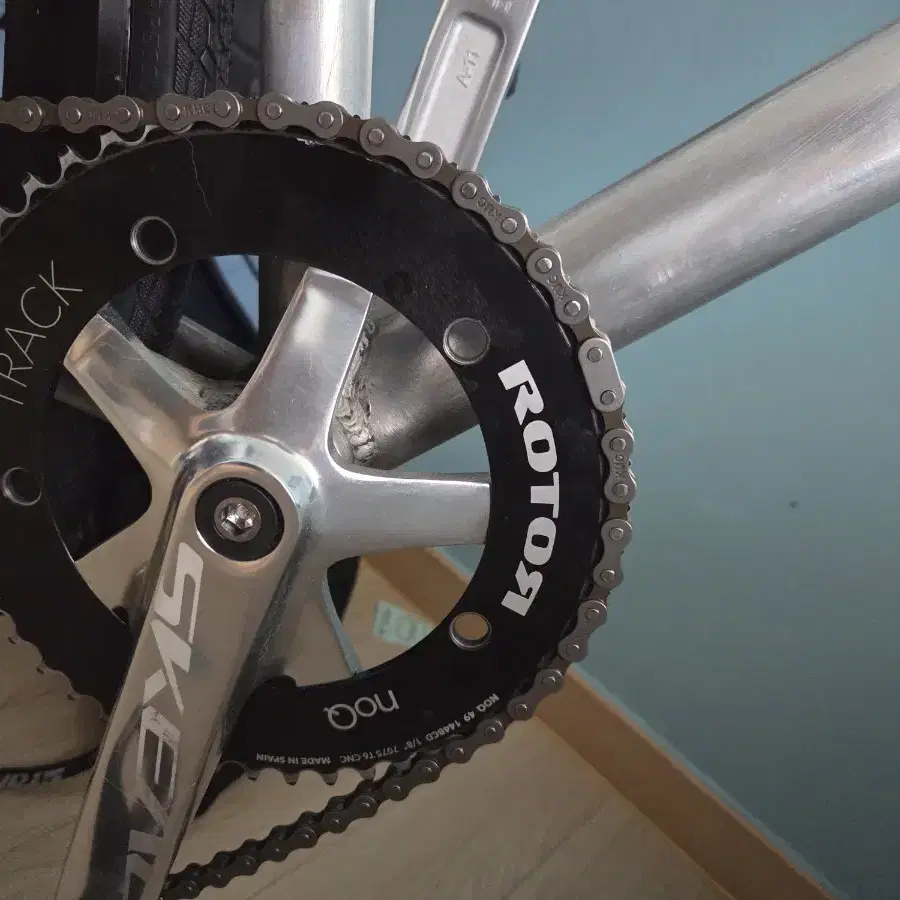 パーツ ROTOR noQ 144 TRACK CHAINRING 49T s-l1200.jpg