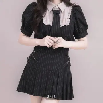 넥타이 스퀘어 프릴 탑 & 사이드 벨트 플리츠 미니 스커트 pium