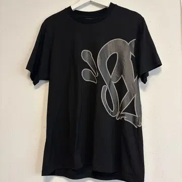 syna ward 셋업 블랙 티셔츠