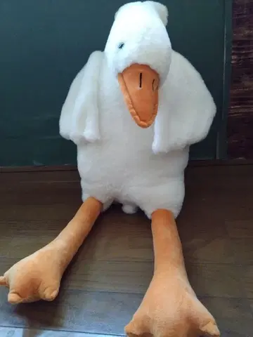 커다란 오리 모양 봉제 인형