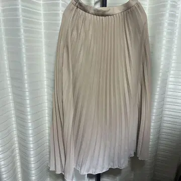 내추럴 뷰티 베이직 베이지 플리츠 롱 스커트