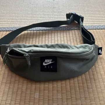 Nike Air 바디백 올리브 그린