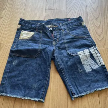데님 숏팬츠 프린지 밑단 키스마크 숏팬츠