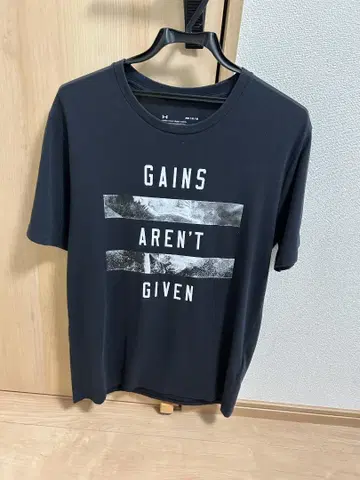 Under Armour 블랙 티셔츠 M