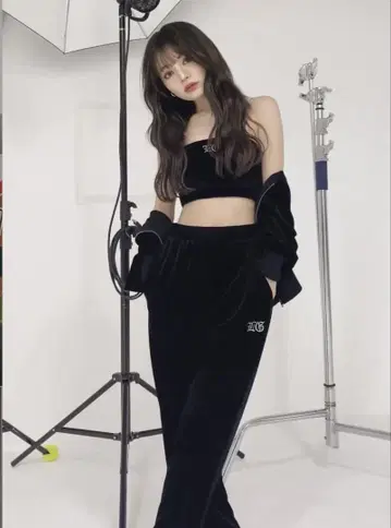 LUNAGELINA 블랙 셋업 벨벳
