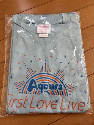 러브라이브 선샤인 Aqours 1st 티셔츠 s사이즈