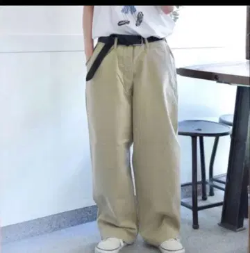 저널 스탠다드 랙 빅 치노