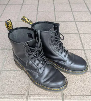 새상품급 28cm! Dr. Martens 블랙 미드컷 부츠